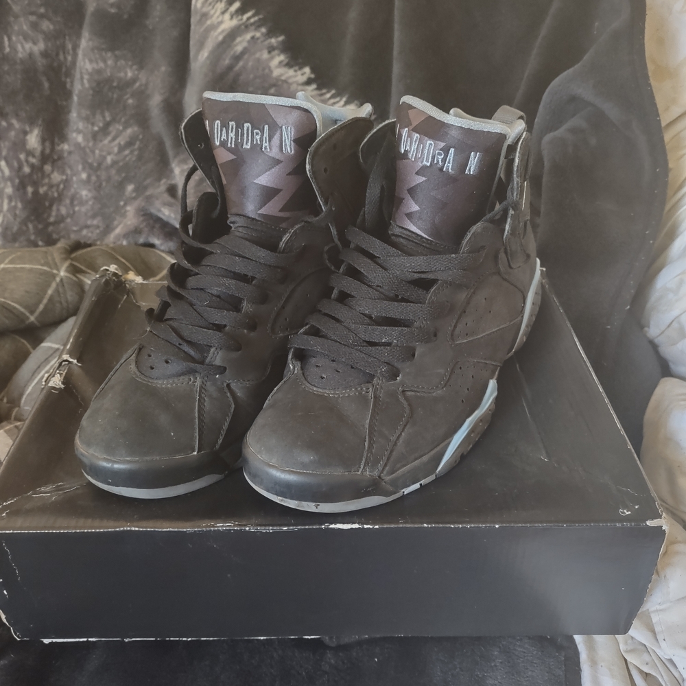 Jordan Men's Black and Gray Sneakers